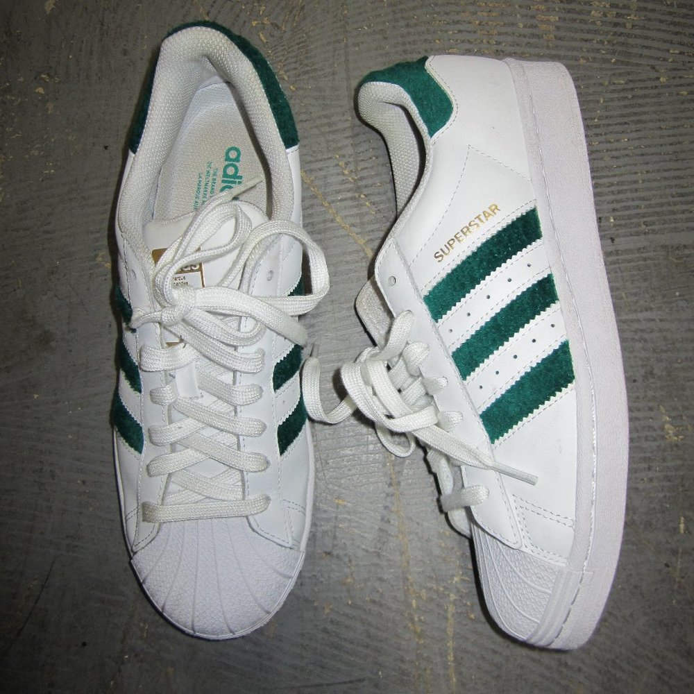 ADIDAS superstar white and green size 8 mens